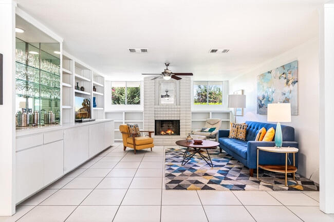 Photo - 215 Desert Lakes Dr