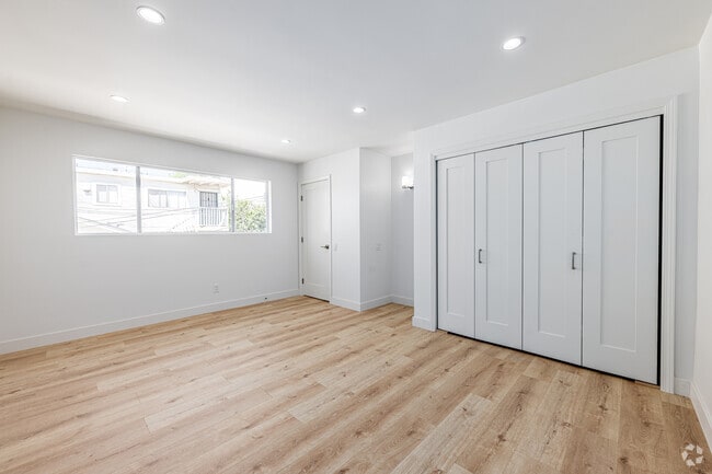 2BR, 2BA - 1000SF - Primary Bedroom - 4311 Eagle Rock Blvd