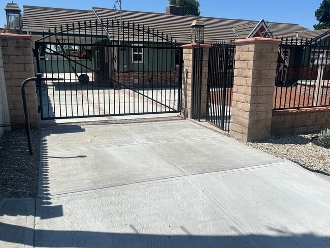 Photo - 15960 Chase St