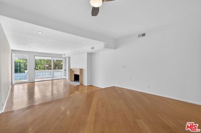 Photo - 4346 Redwood Ave Unit A203
