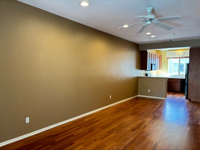 Photo - 1267 Elfin Forest Rd E