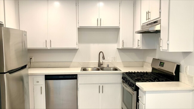 Photo - 2724 Abbot Kinney Blvd Apartment Unit 302