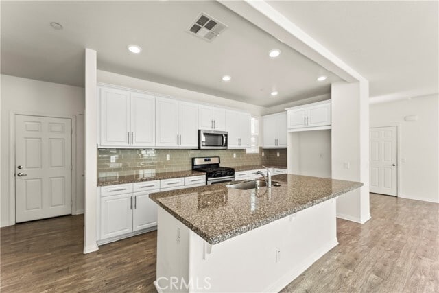 Photo - 6111 Rosewood Way