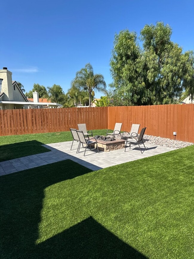 Building Photo - 2 bed 2 bath home for rent in Menifee