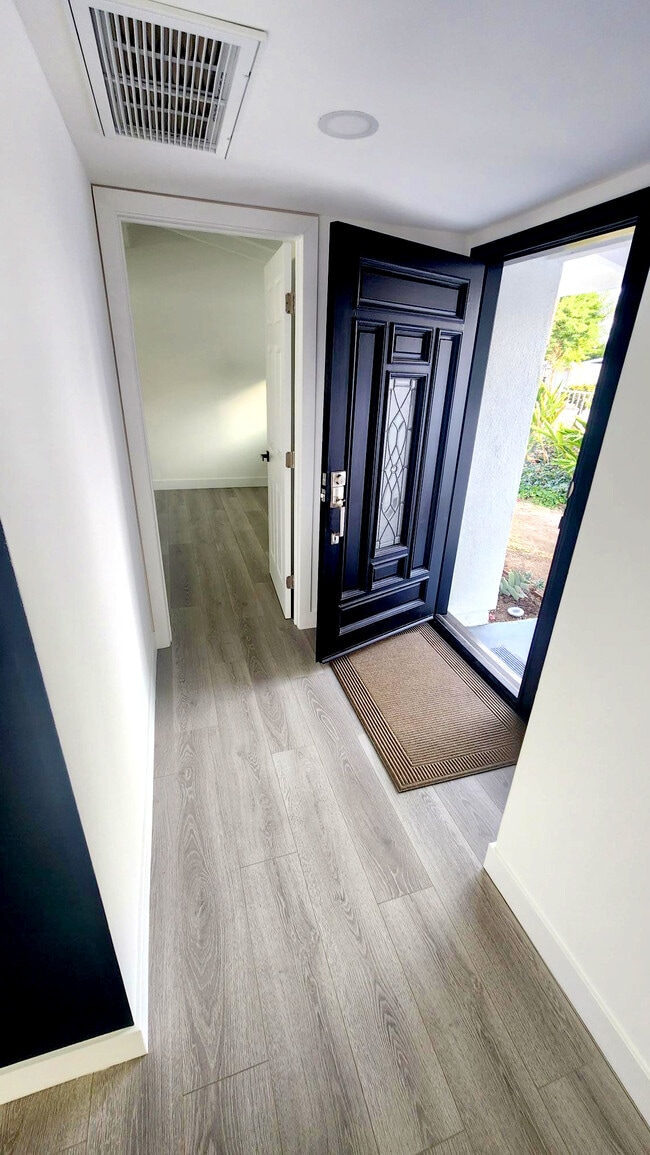 Photo - 20851 Jan St