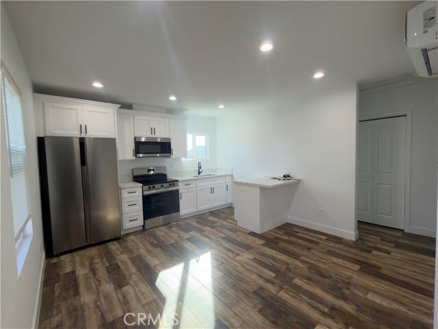 Photo - 521 W 78th St