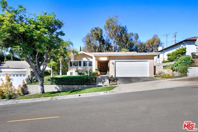 Building Photo - 2623 S Beverly Dr Rental