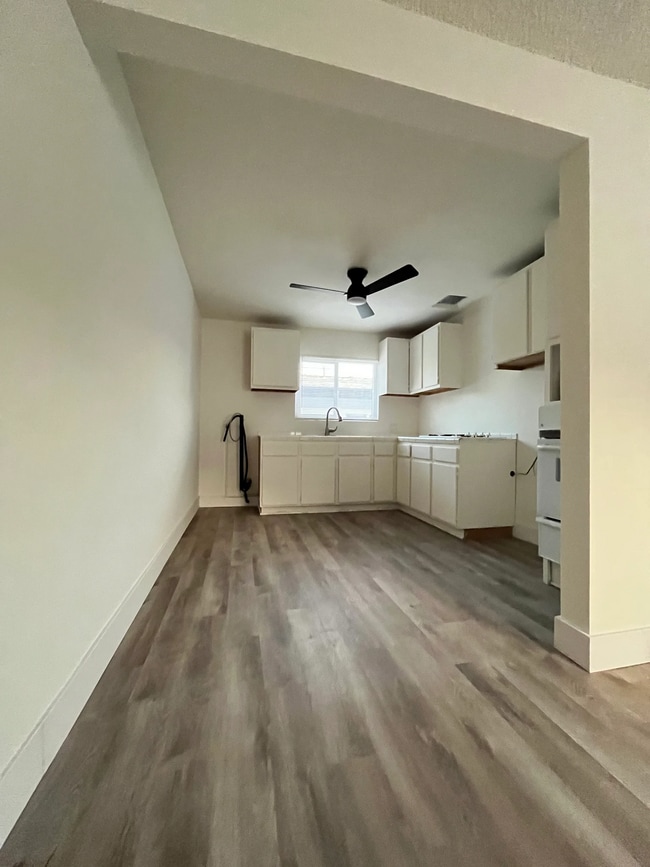 Photo - 2516 Vanderbilt Ln Unit 3