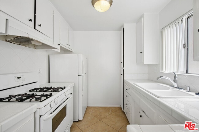 Photo - 7540 Hampton Ave Unit 206