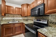 Photo - 7750 Stalmer St