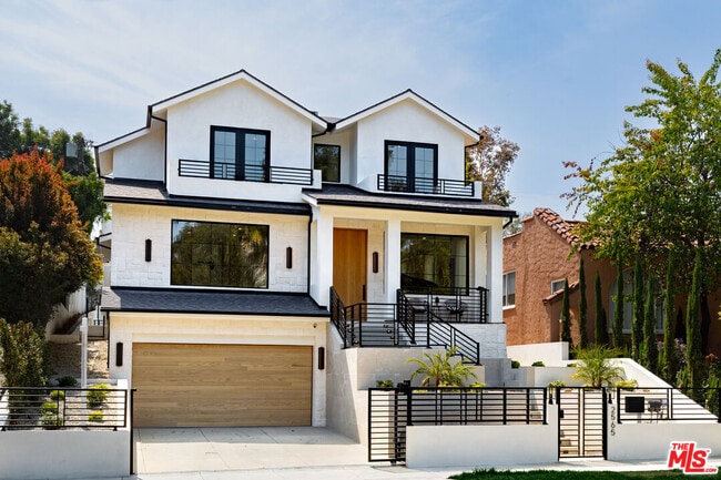 Building Photo - 2565 Patricia Ave