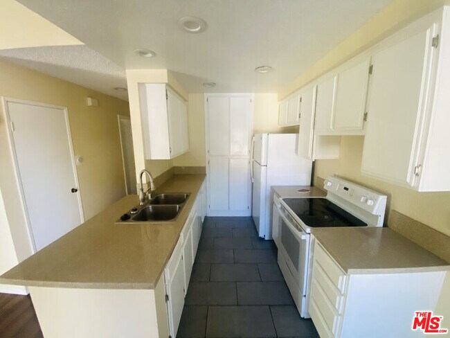 Photo - 8725 Beckenham Ln