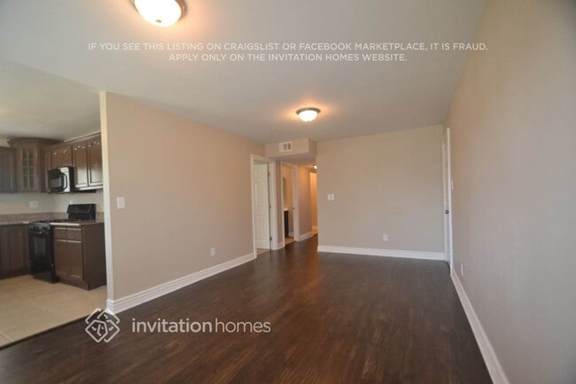 Photo - 1355 W 60th St