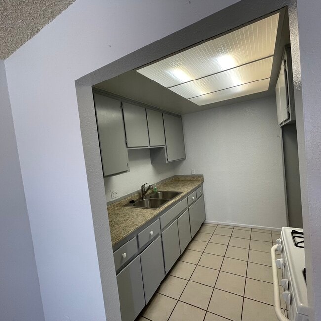 Photo - 12996 Navajo Rd Unit B