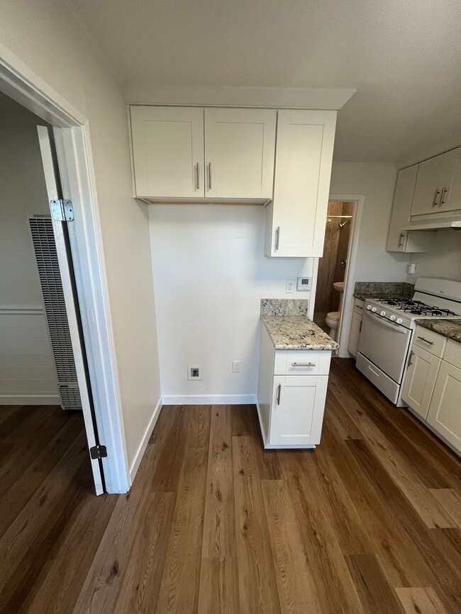 Photo - 334-336 E School St. Unit 336