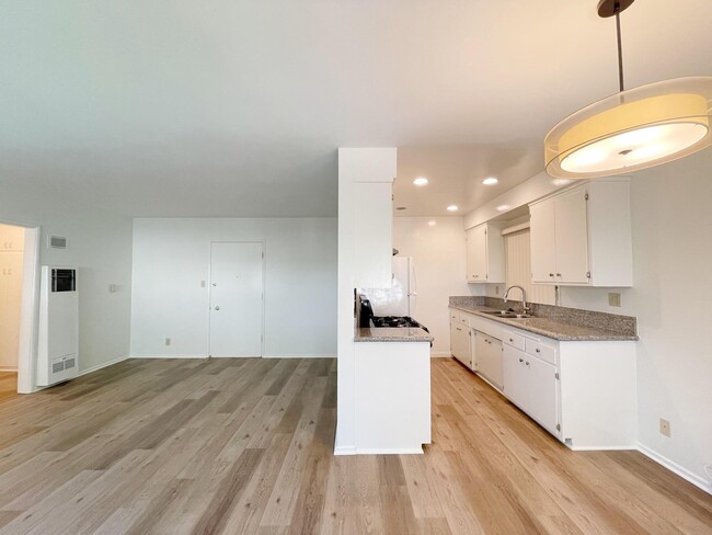 Photo - Oakland Manor