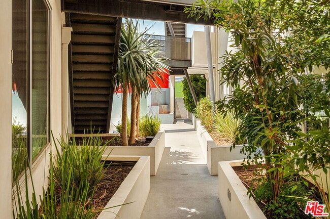 Photo - 616 Croft Ave Unit 6