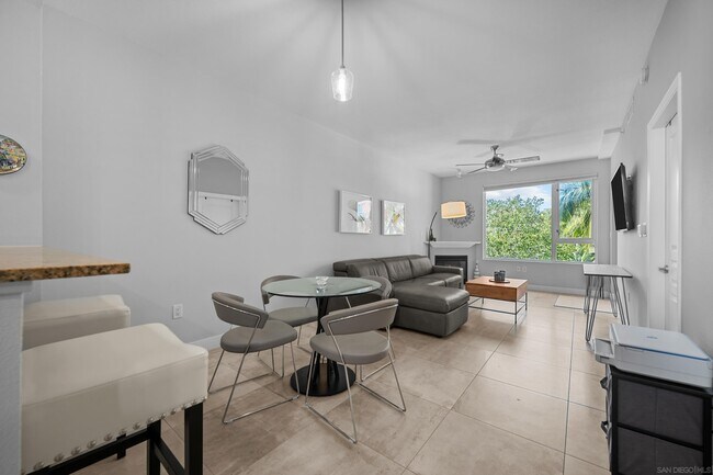 Photo - 300 W Beech St Unit 204