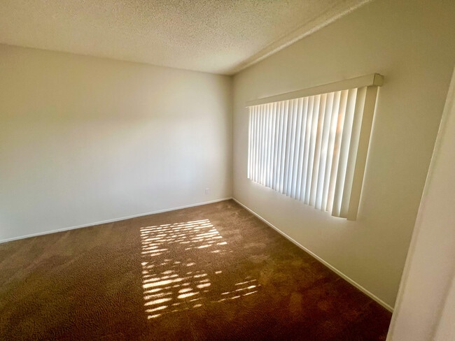 Photo - Crown Point Apartments