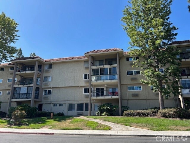 Building Photo - 3241 San Amadeo Unit 2B Rental