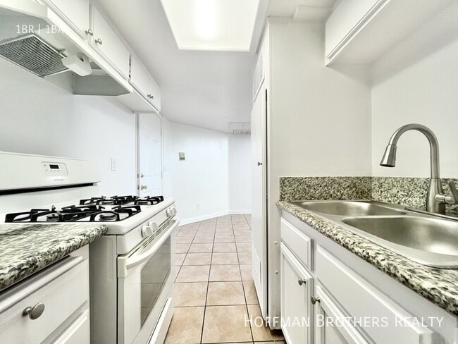 Photo - 5245 Riverton Ave Unit 102