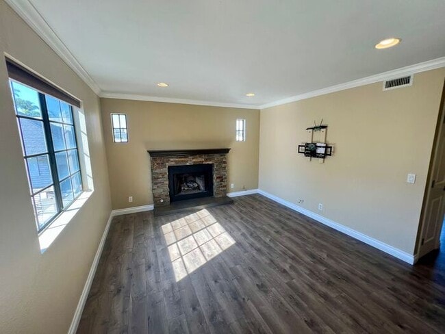 Photo - Stunning 2-Bed, 2-Bath Condo in Golden Hill – City Lights Community Unit APT 11