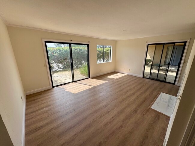 Building Photo - 7904 Caminito Dia Unit 3