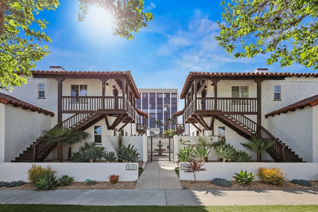 Building Photo - 1524-1530 N Sycamore St