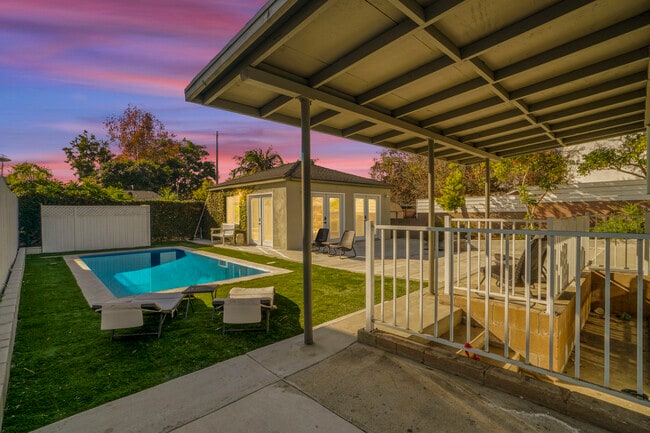 Photo - 1524 E Mariposa Ave