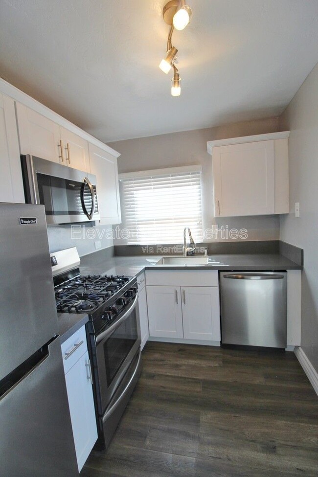 Photo - 4687 Hamilton St