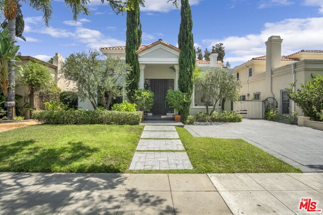 Building Photo - 116 N Palm Dr Rental