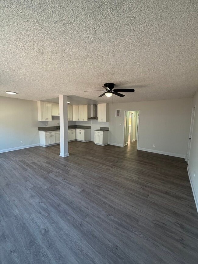 Photo - 2919 Carmona Ave Unit 01