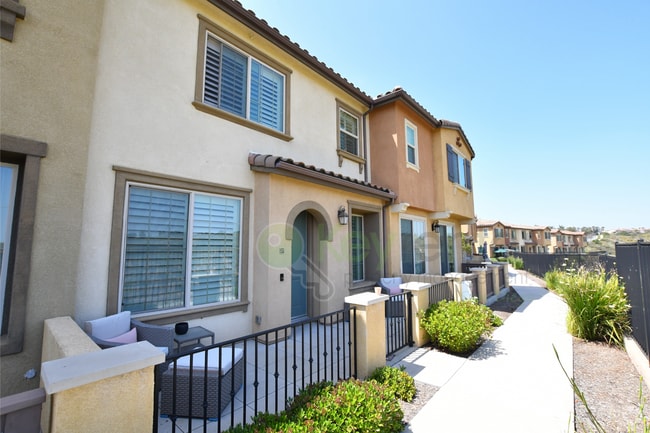 Building Photo - Chula Vista, Seaview Terrace Community | C... Rental