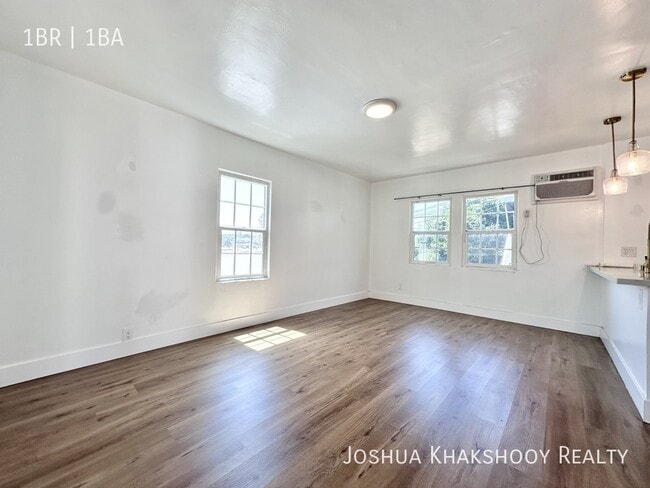 Photo - 3017 1/2 London St-