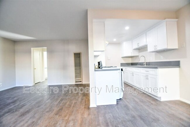 Photo - 420 W Linden Dr Unit #5