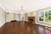Photo - 401 N McCadden Pl