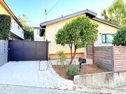 Photo - 4762 Charters Ave