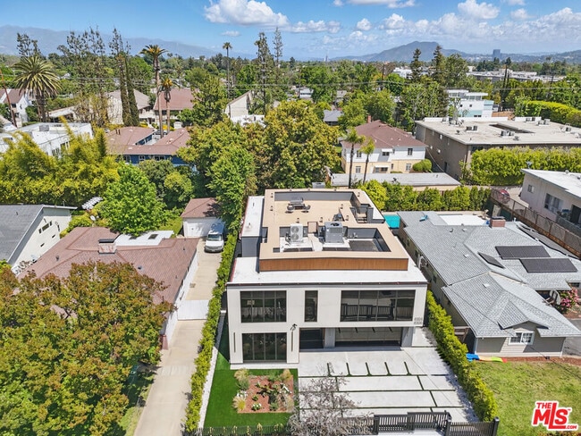 Photo - 4904 Van Noord Ave