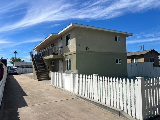 Building Photo - 122 Jefferson Ave Unit D