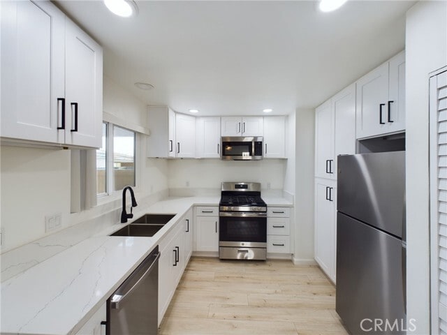 Building Photo - 6715 N Elman St Rental