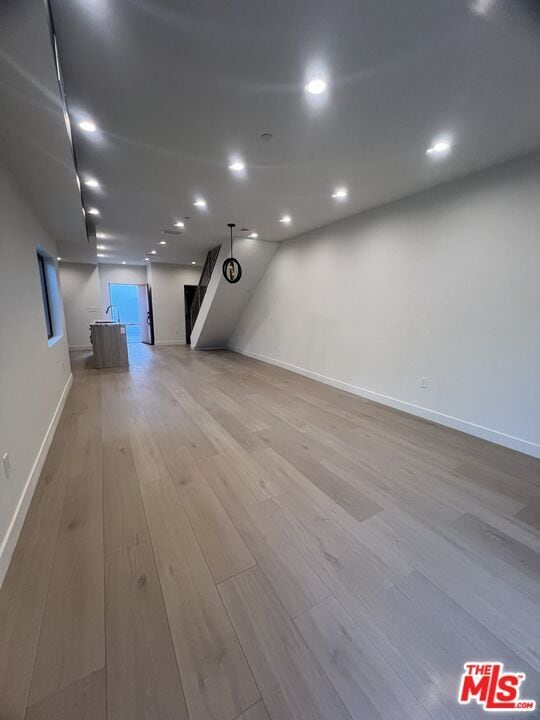 Photo - 17243 Kittridge St