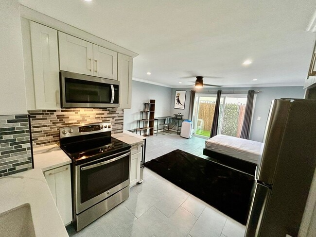 Building Photo - Must See! Wont Last! Unit 126