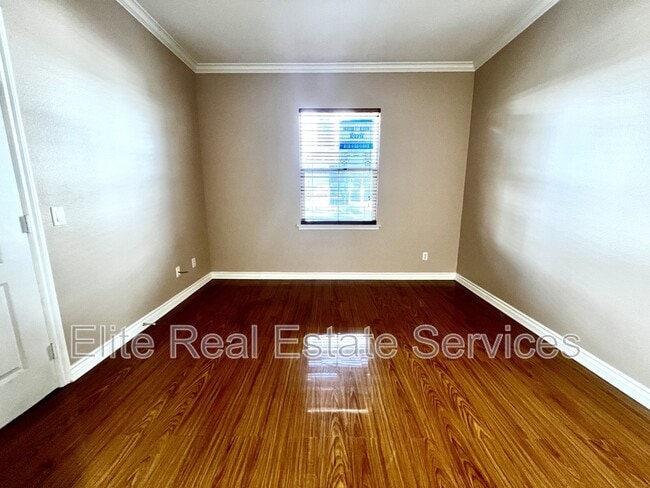 Photo - 750 Broadway