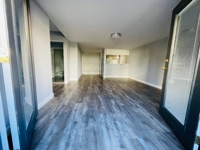 Photo - 7044 Hawthorn Ave Unit 115