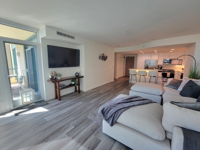 Photo - 555 Front St Unit 903