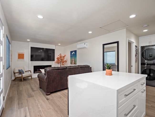 Photo - 608 Nottingham Dr Unit B