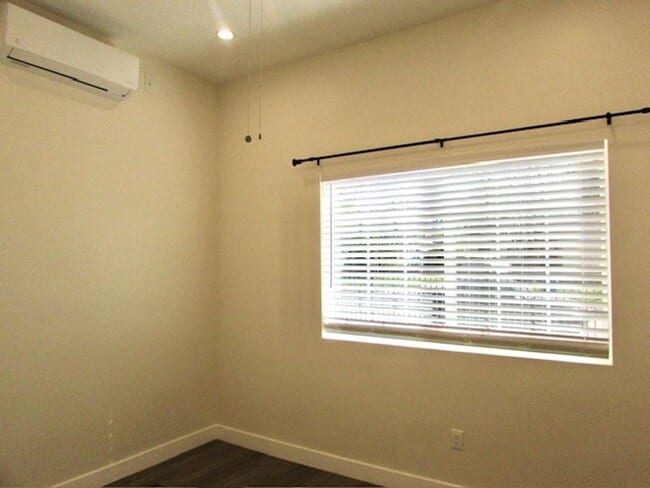 Photo - Jr ADU-1 bedroom 320sq ft Washer/Dryer/Refrigerator--Gated parking