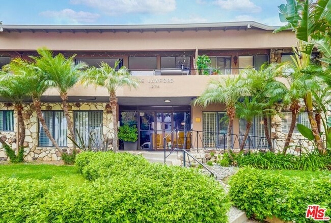 Photo - 1275 Havenhurst Dr Unit 4