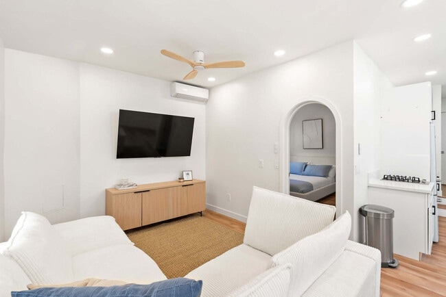 Photo - 362 Gravilla St Unit SI ID1625731P