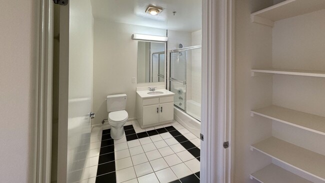 Photo - 133 S Flores St